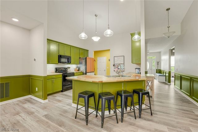 10449 Maryland Street, Aurora, OH 44202