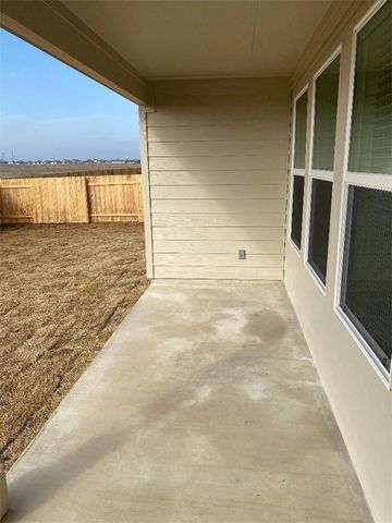 215 Chickasaw LN, Hutto, TX 78634