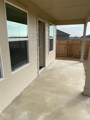 215 Chickasaw LN, Hutto, TX 78634