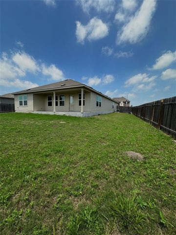 215 Chickasaw LN, Hutto, TX 78634