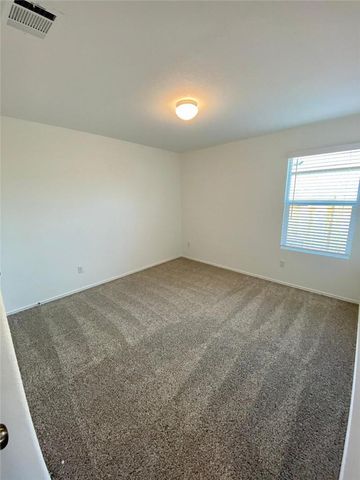 215 Chickasaw LN, Hutto, TX 78634