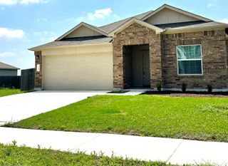 215 Chickasaw LN, Hutto, TX 78634