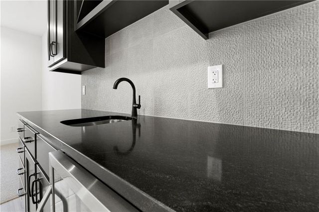 10332 N Potter Avenue, Kansas City, MO 64157