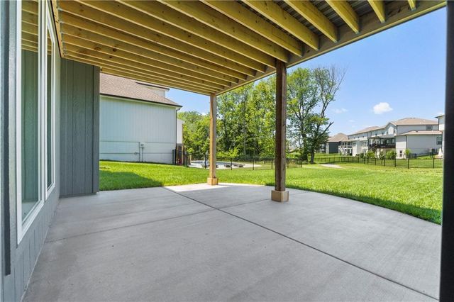 10332 N Potter Avenue, Kansas City, MO 64157