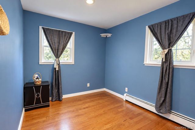 2712 Connecticut Avenue, Medford, NY 11763