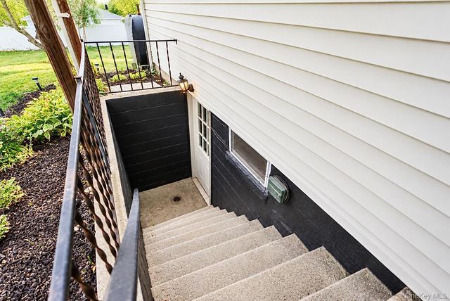 2712 Connecticut Avenue, Medford, NY 11763