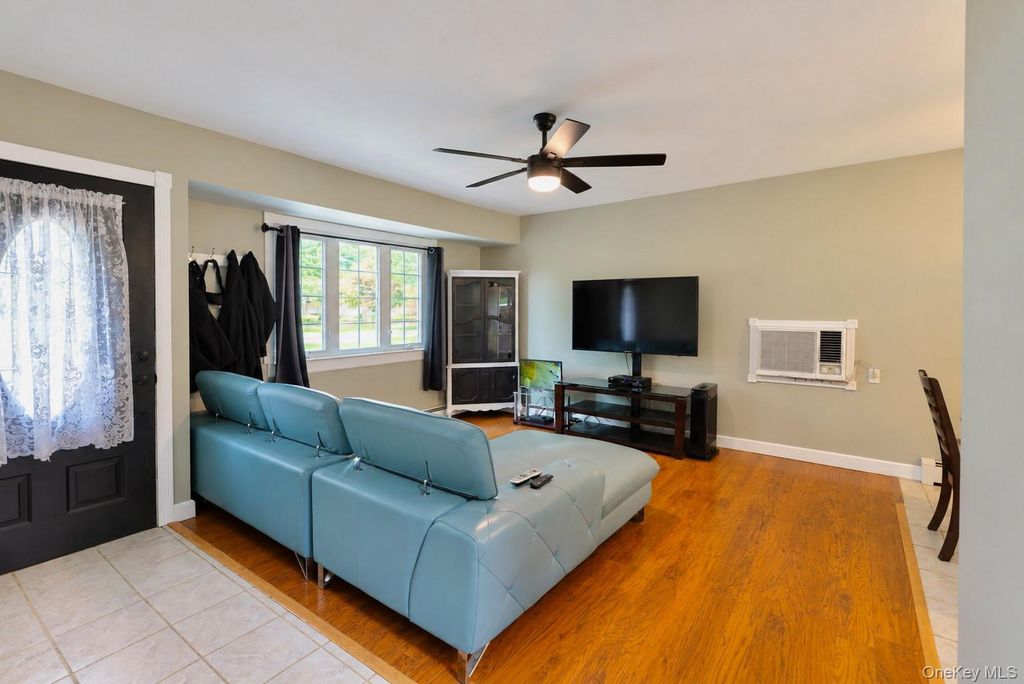2712 Connecticut Avenue, Medford, NY 11763 — photo 4