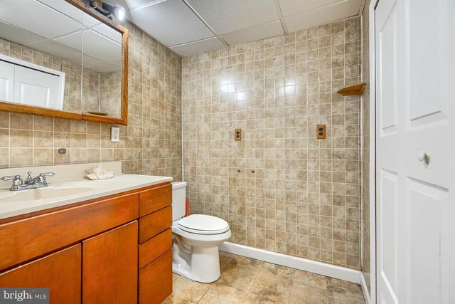 2215 LODGE FARM RD, Baltimore, MD 21219