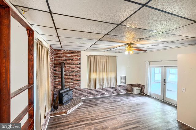 2215 LODGE FARM RD, Baltimore, MD 21219