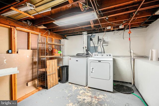 2215 LODGE FARM RD, Baltimore, MD 21219