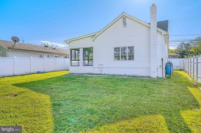 2215 LODGE FARM RD, Baltimore, MD 21219