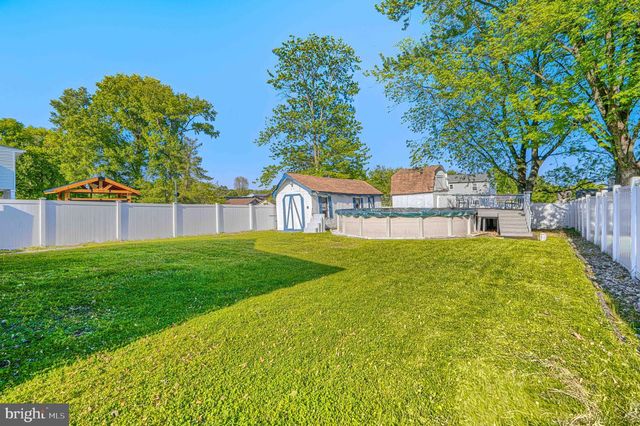 2215 LODGE FARM RD, Baltimore, MD 21219