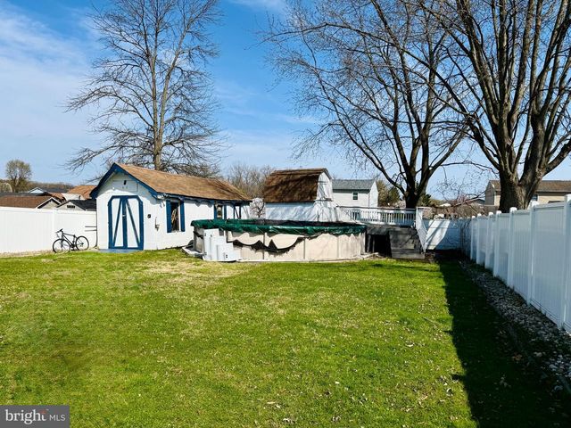 2215 LODGE FARM RD, Baltimore, MD 21219
