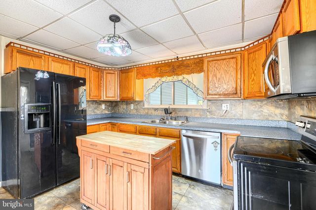 2215 LODGE FARM RD, Baltimore, MD 21219