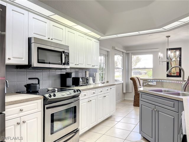 501 SW 28th TER, Cape Coral, FL 33914