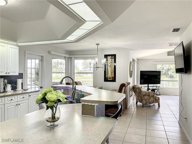 501 SW 28th TER, Cape Coral, FL 33914