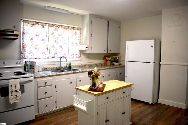 500 W 4th Avenue, Easley, SC 29640