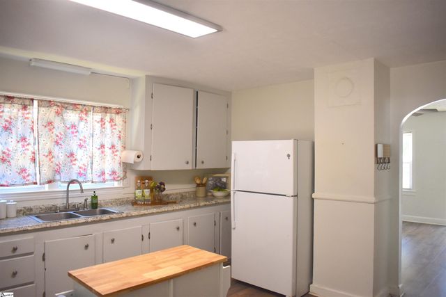 500 W 4th Avenue, Easley, SC 29640