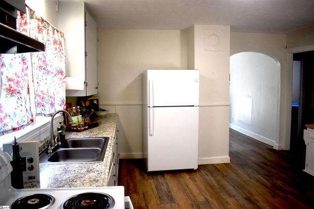 500 W 4th Avenue, Easley, SC 29640