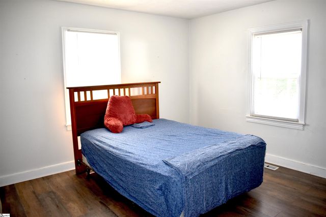 500 W 4th Avenue, Easley, SC 29640