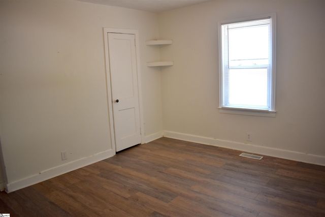500 W 4th Avenue, Easley, SC 29640