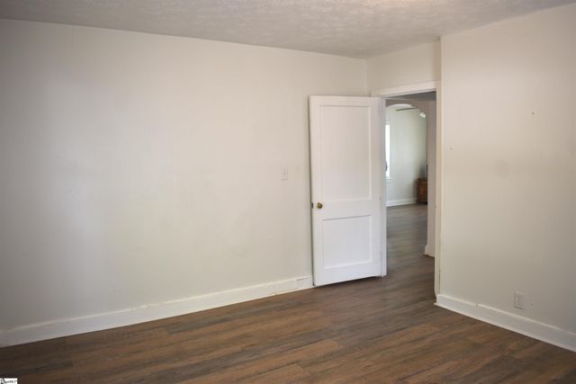 500 W 4th Avenue, Easley, SC 29640
