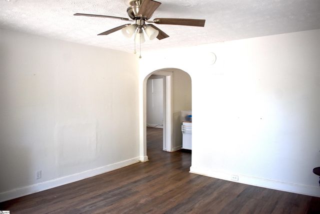 500 W 4th Avenue, Easley, SC 29640