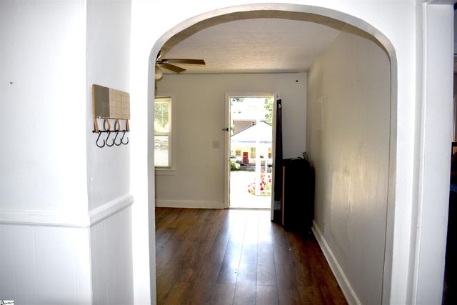 500 W 4th Avenue, Easley, SC 29640