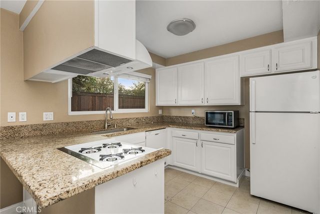 338 W Kelly B, Orange, CA 92866