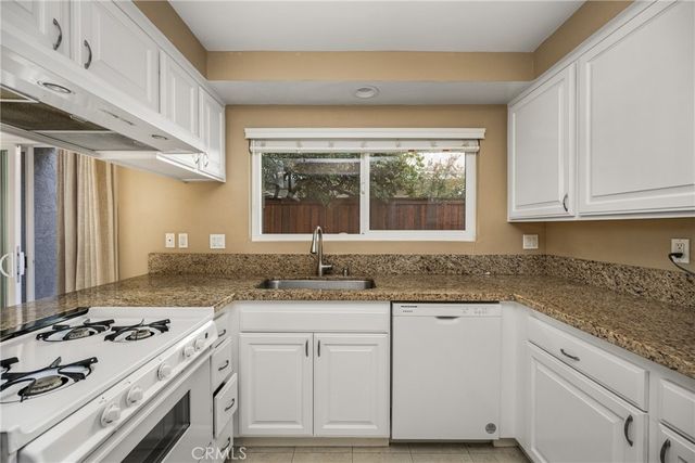 338 W Kelly B, Orange, CA 92866