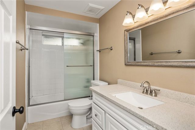 338 W Kelly B, Orange, CA 92866