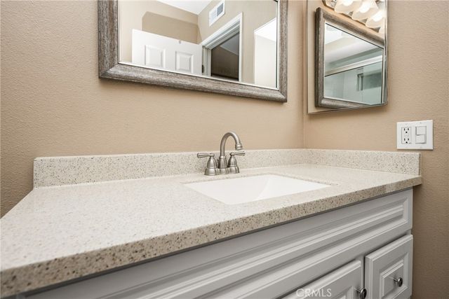 338 W Kelly B, Orange, CA 92866
