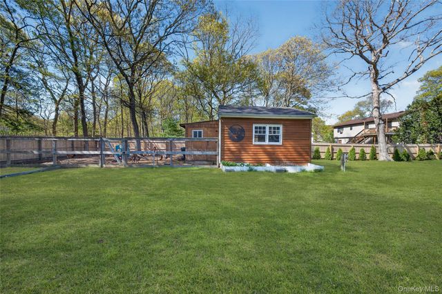 489 Rowlinson Drive, Shirley, NY 11967