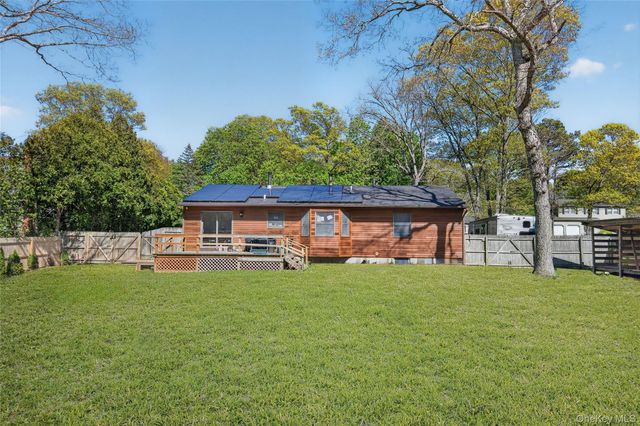 489 Rowlinson Drive, Shirley, NY 11967