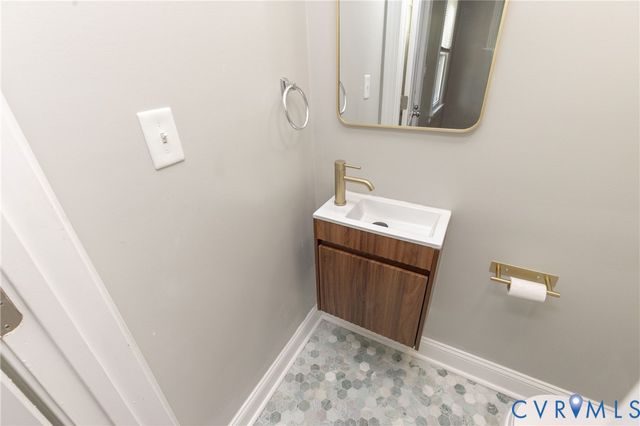 1302 Mount Erin Dr, Richmond, VA 23231