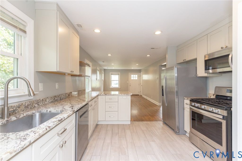 1302 Mount Erin Dr, Richmond, VA 23231