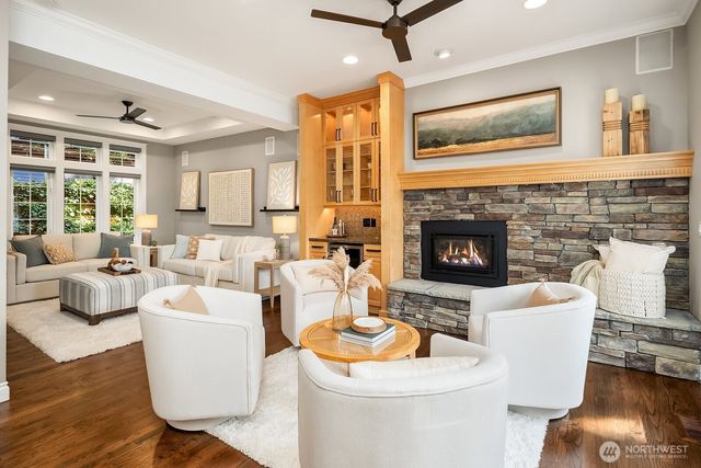 949 207th Avenue NE, Sammamish, WA 98074