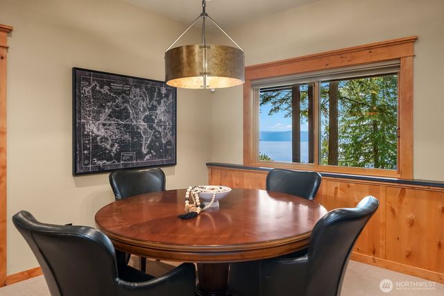 949 207th Avenue NE, Sammamish, WA 98074