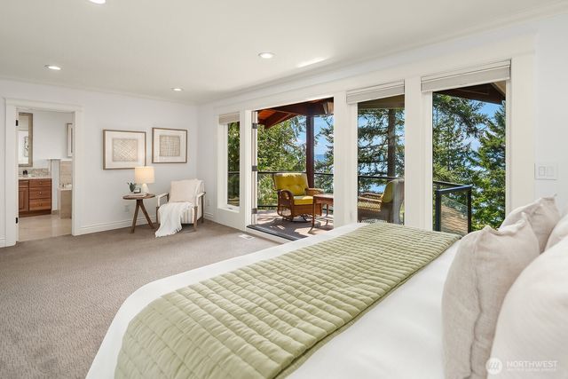949 207th Avenue NE, Sammamish, WA 98074