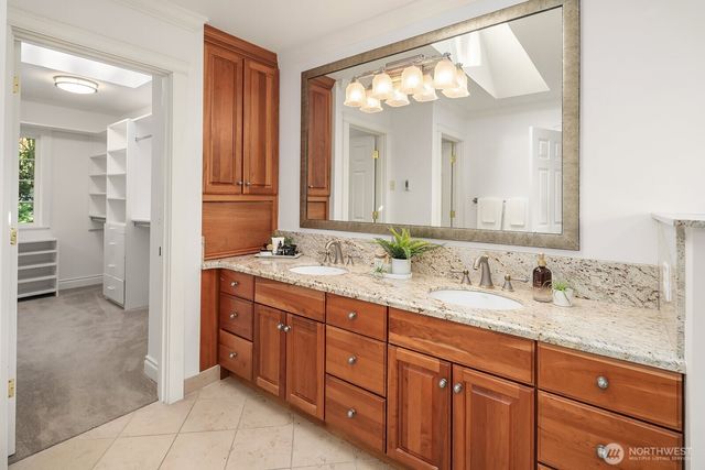 949 207th Avenue NE, Sammamish, WA 98074
