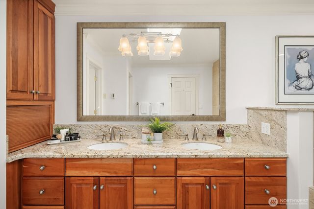 949 207th Avenue NE, Sammamish, WA 98074