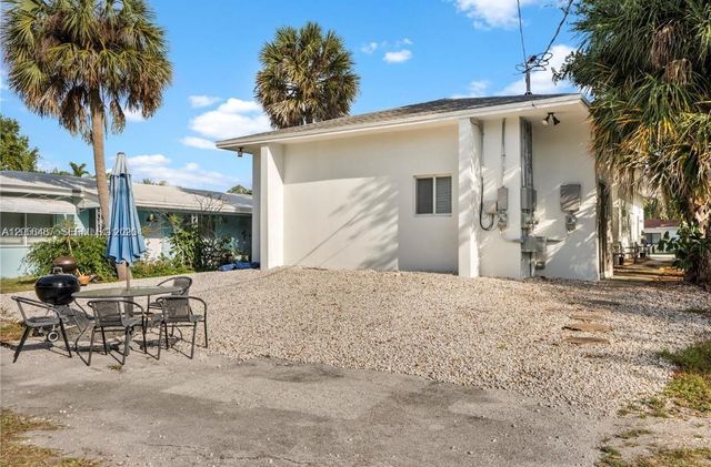 830 SE 14th St 1, Fort Lauderdale, FL 33316