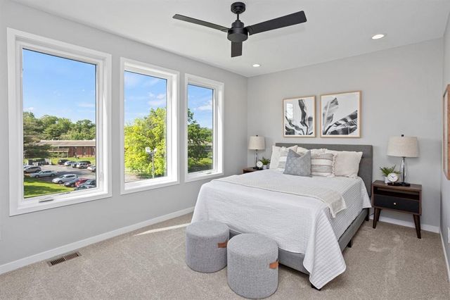 2732 Fleur Drive 20, Des Moines, IA 50321