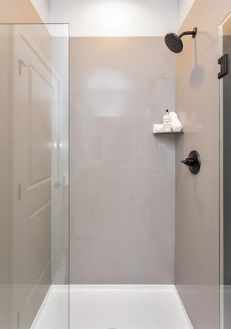 2732 Fleur Drive 20, Des Moines, IA 50321