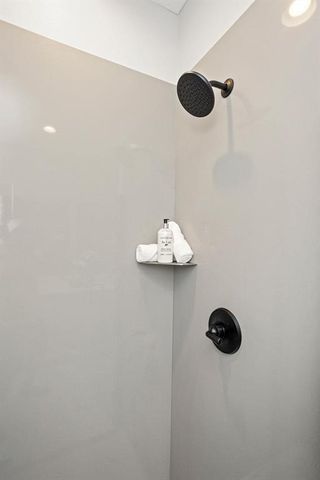 2732 Fleur Drive 20, Des Moines, IA 50321