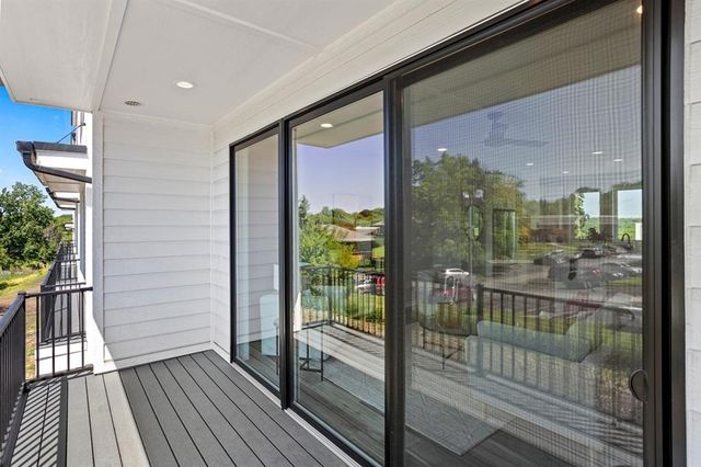 2732 Fleur Drive 20, Des Moines, IA 50321