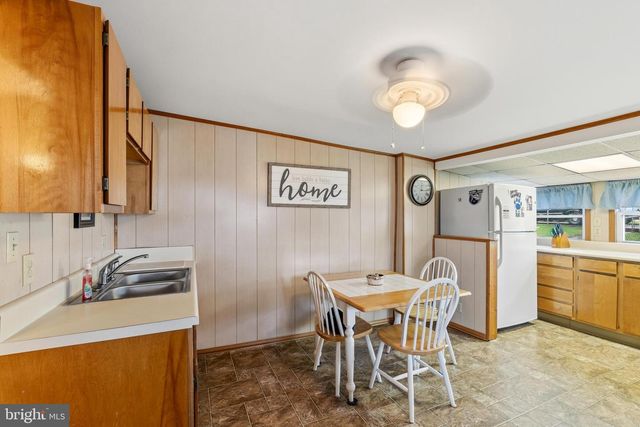 412 APPLE AVE, Middletown, PA 17057
