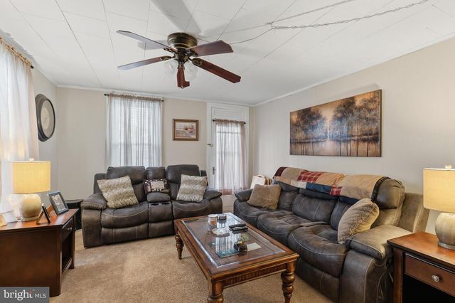 412 APPLE AVE, Middletown, PA 17057