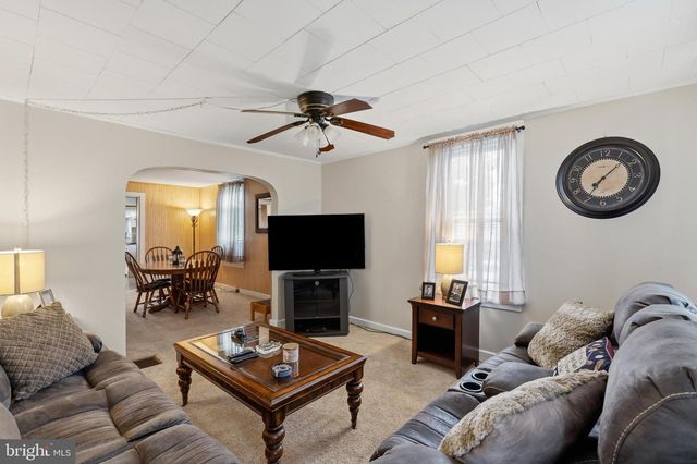412 APPLE AVE, Middletown, PA 17057