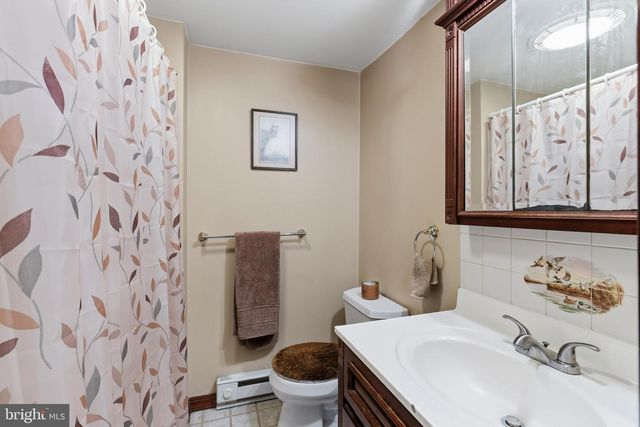 412 APPLE AVE, Middletown, PA 17057